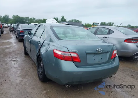 2007 Toyota Camry Le V6 z USA, uszkodzony, nr VIN 4T1BK46K47U536273